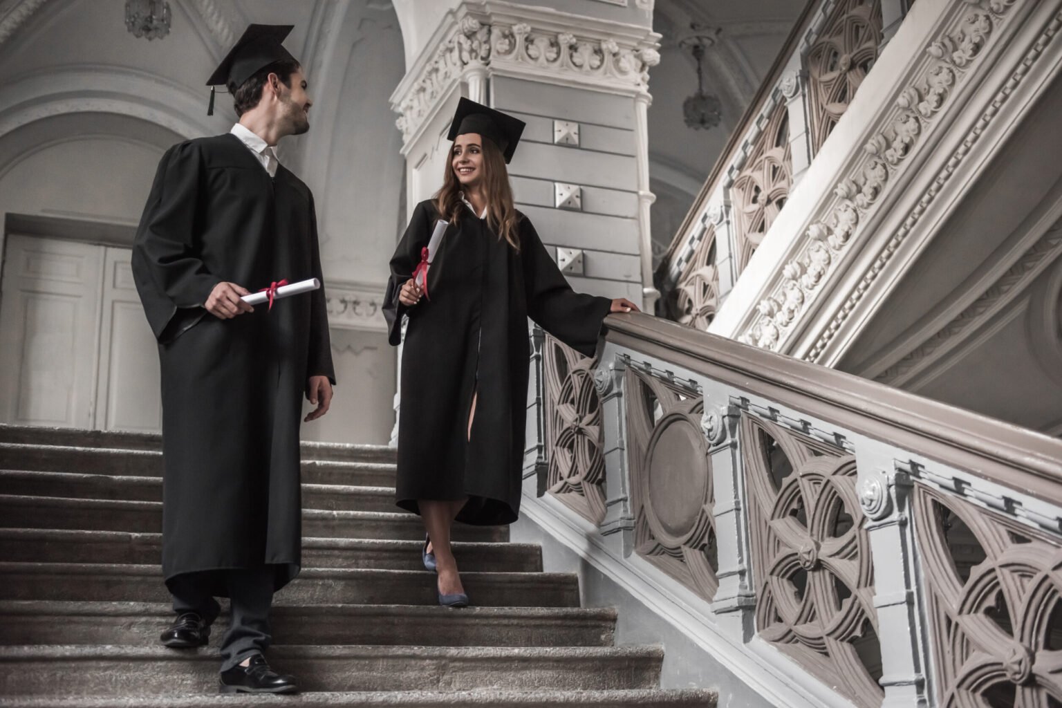 Strukovni fizioterapeut happy young alumni